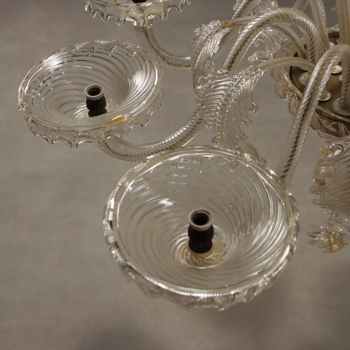 Early 20th-century Murano Glass Chandelier With Clear Blown Glass And Gold Accents-photo-4