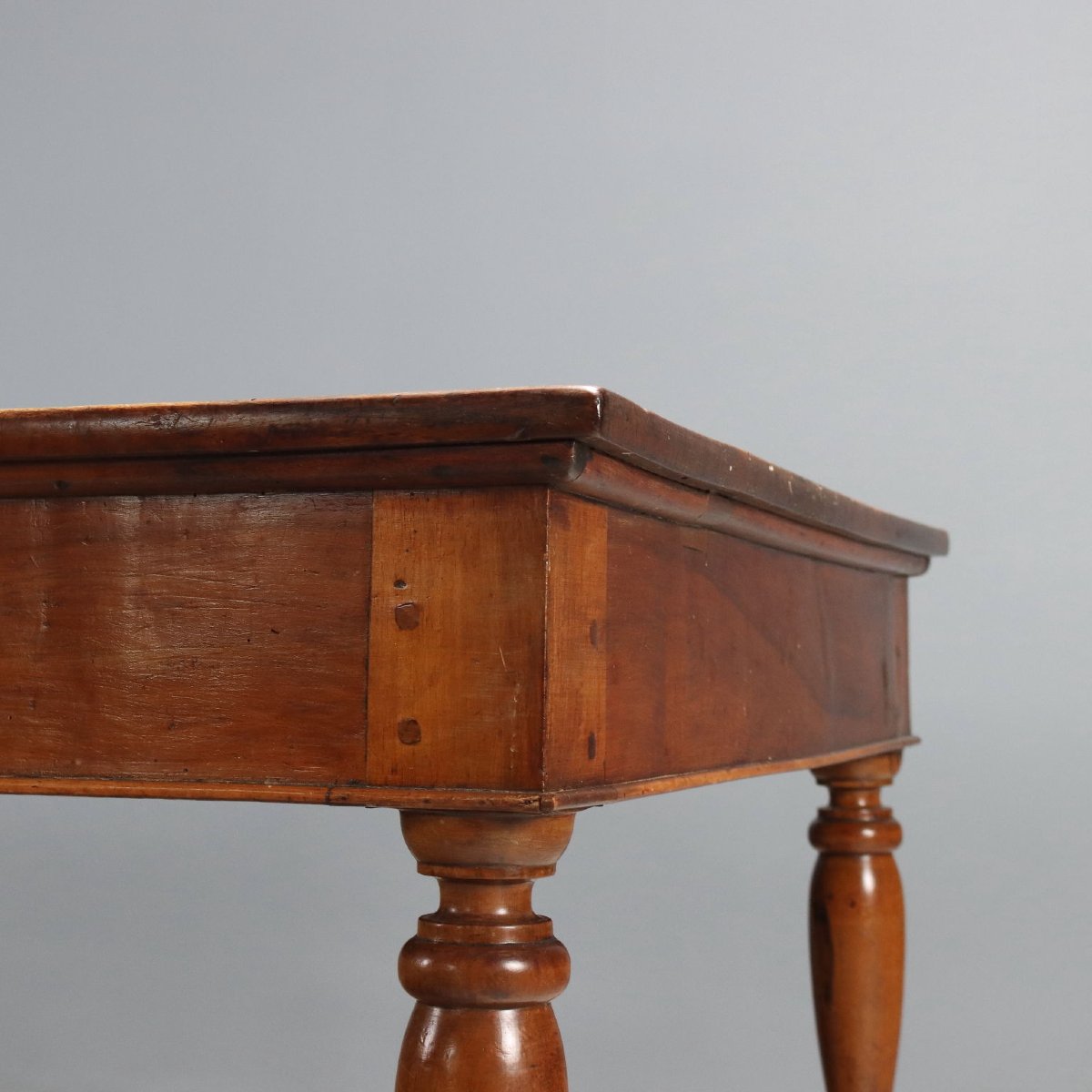 Early 19th-century Italian Walnut Table-photo-4