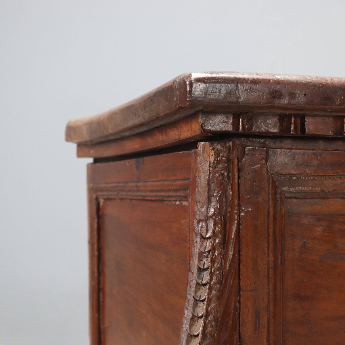 Coffre Ancien Noyer Gravé Italie du XVIIIe Siècle-photo-6