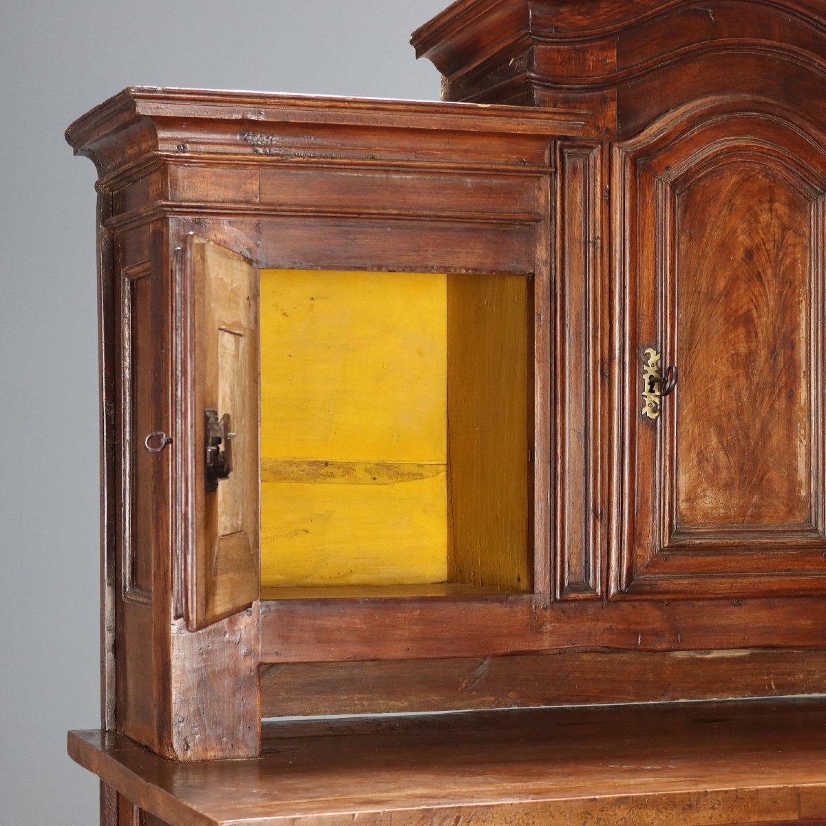 18th-century Baroque Double-cabinet Sideboard In Piedmont Walnut-photo-3