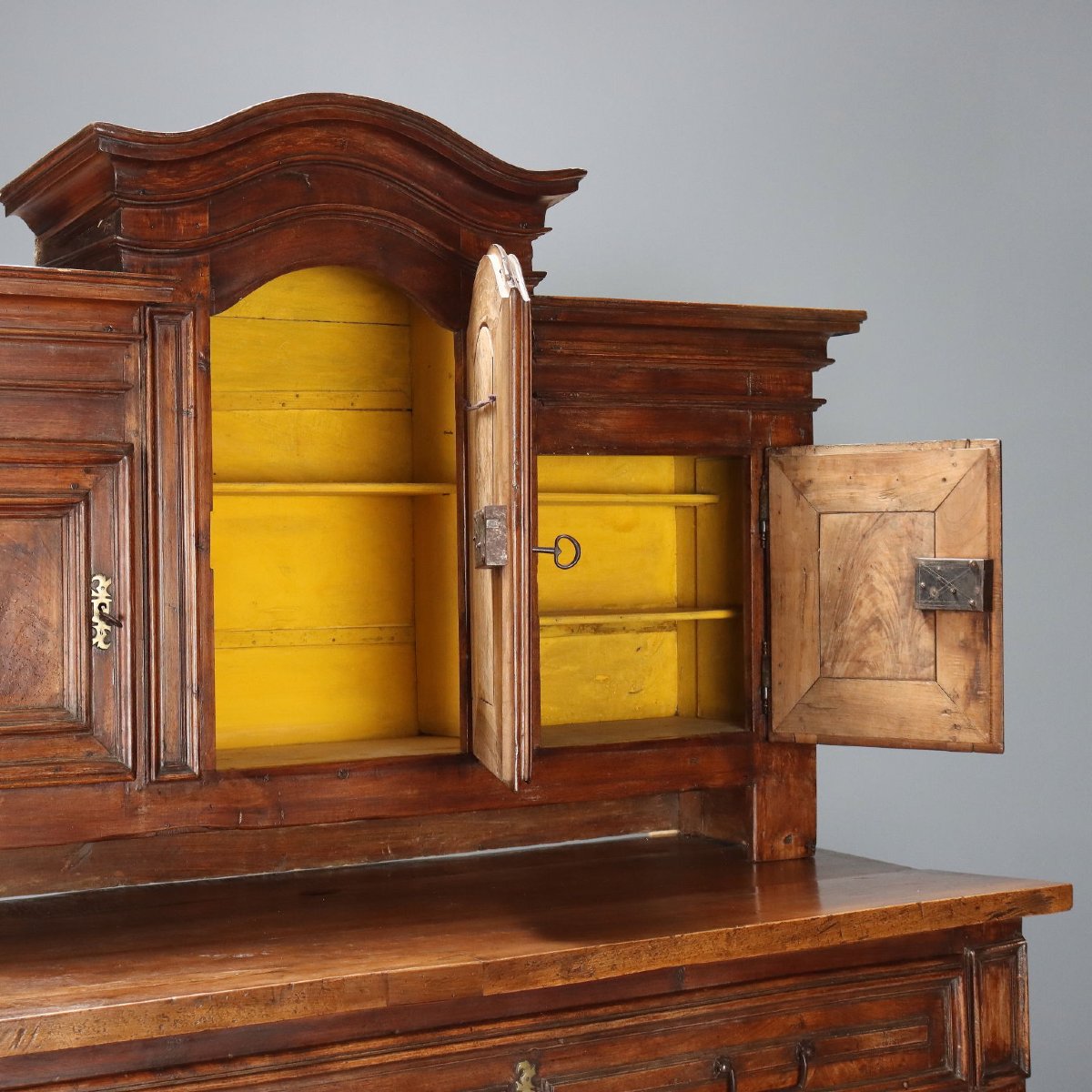 18th-century Baroque Double-cabinet Sideboard In Piedmont Walnut-photo-3