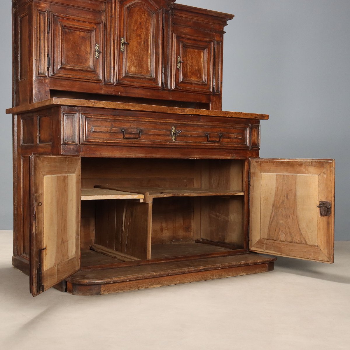 18th-century Baroque Double-cabinet Sideboard In Piedmont Walnut-photo-4
