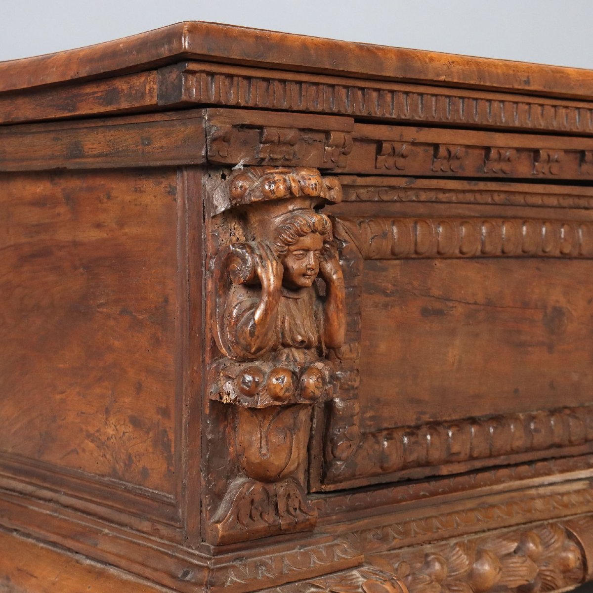 Early 17th-century Italian Baroque Walnut Chest-photo-1