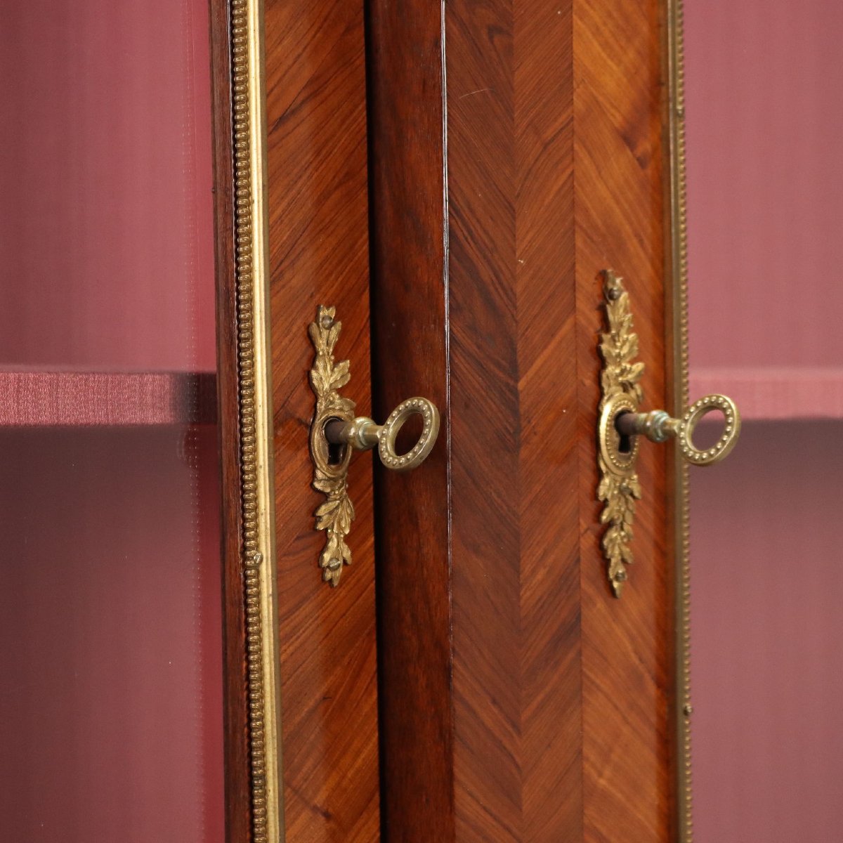 Bibliothèque en bois de violette avec bronzes ciselés et dorés  France, fin du XIXe siècle-photo-4