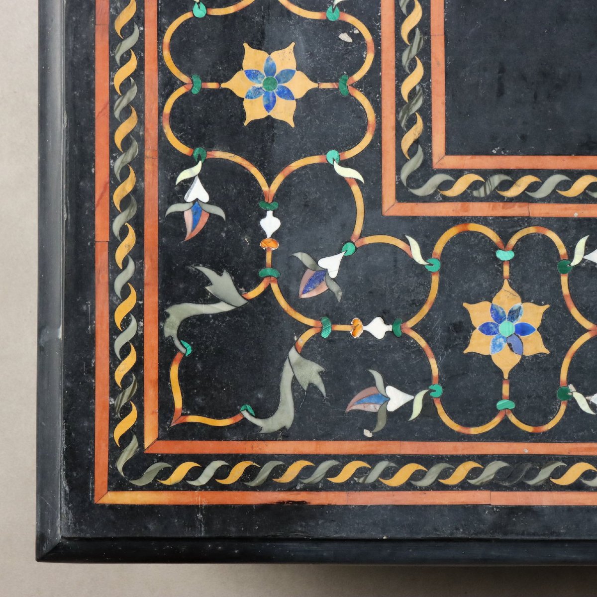 Mid-20th-century Italian Inlaid Black Marble Top-photo-4