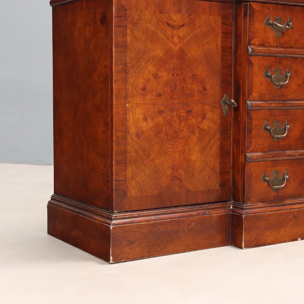 Mid-20th-century English Oak Bookcase-photo-6