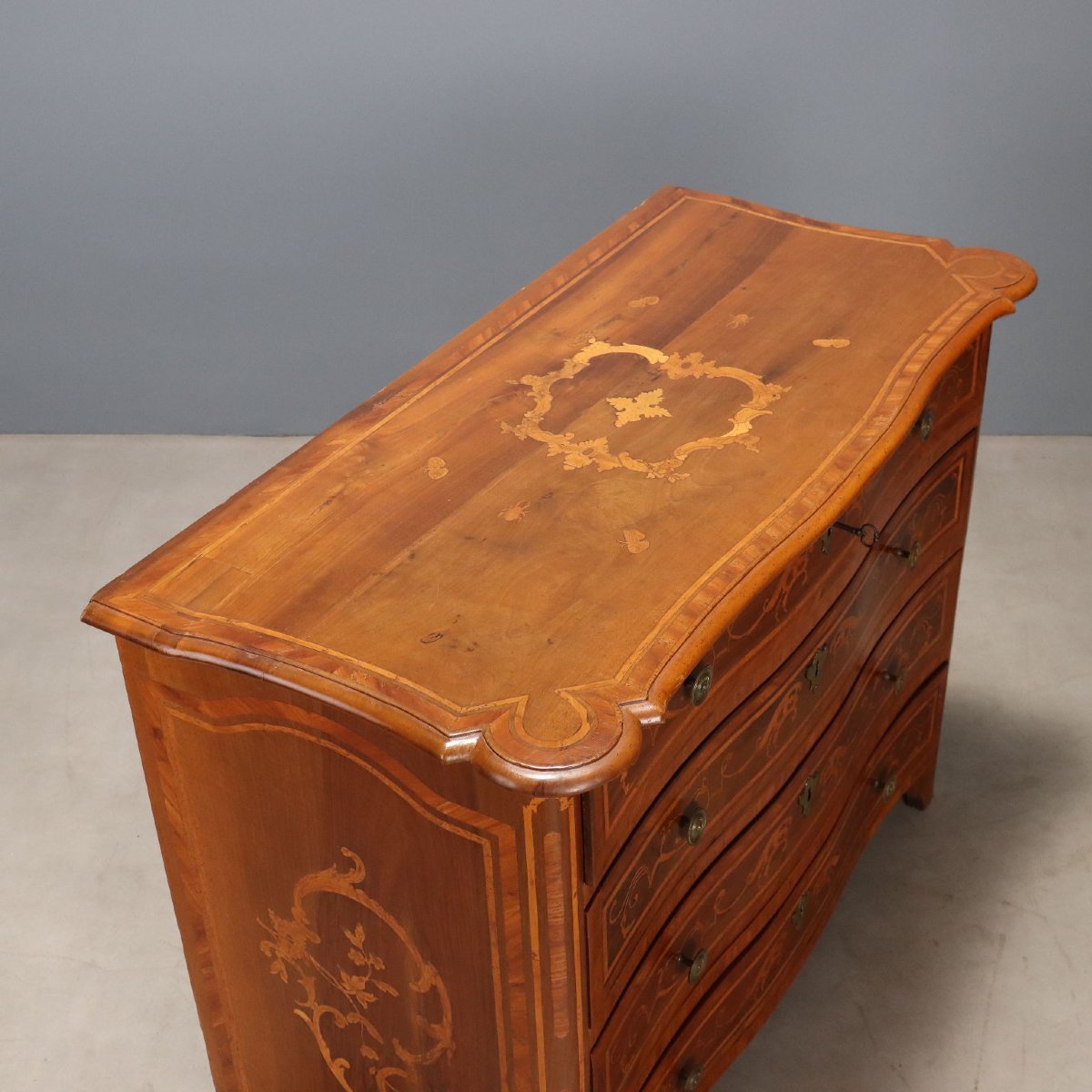 Commode baroque en noyer du XVIIIe siècle -photo-3