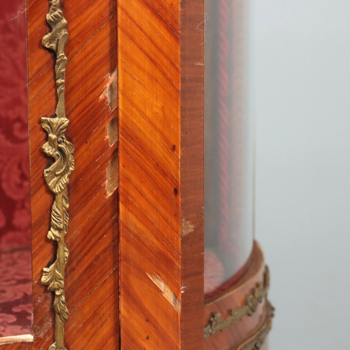 Vitrine de style baroque en bois de rose France, début du XXe siècle-photo-3