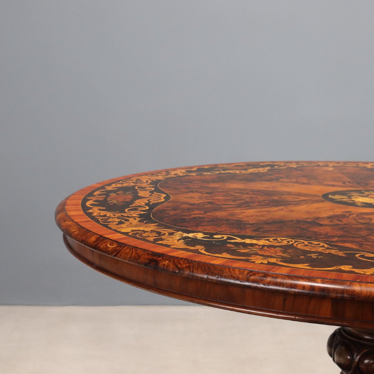 Table en noyer à marqueterie florale - Hollande du XIXe siècle-photo-3