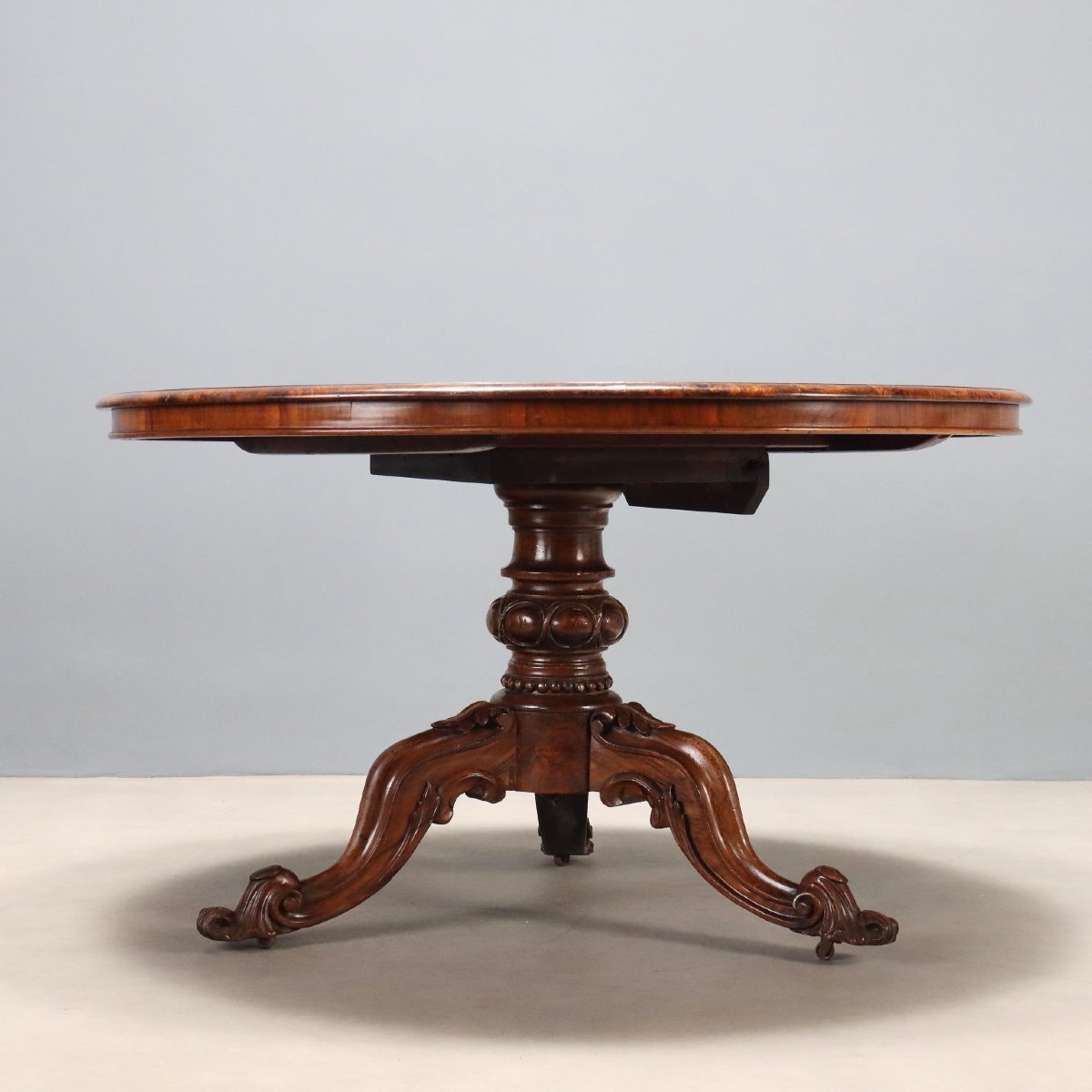 Table en noyer à marqueterie florale - Hollande du XIXe siècle-photo-1