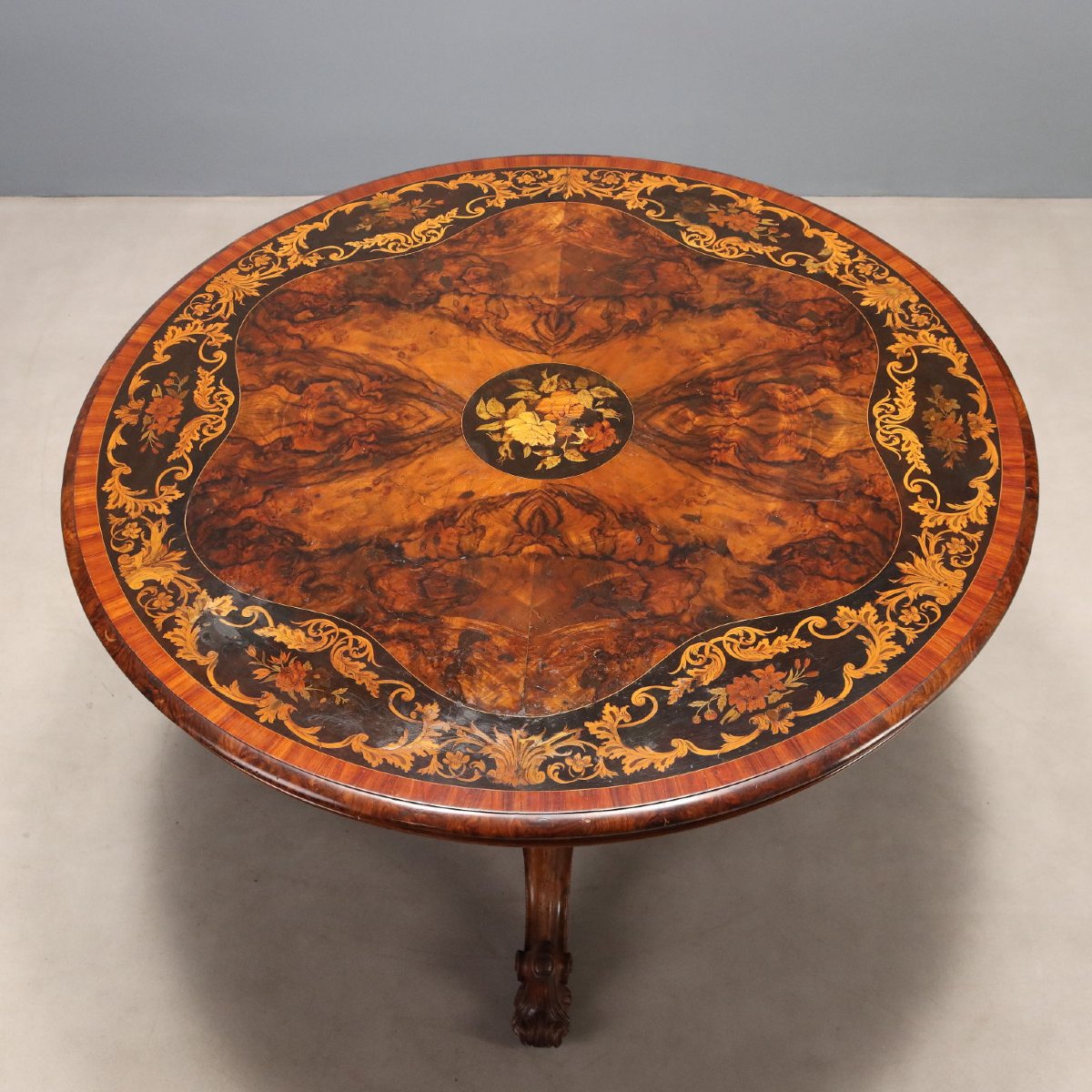 Table en noyer à marqueterie florale - Hollande du XIXe siècle-photo-2