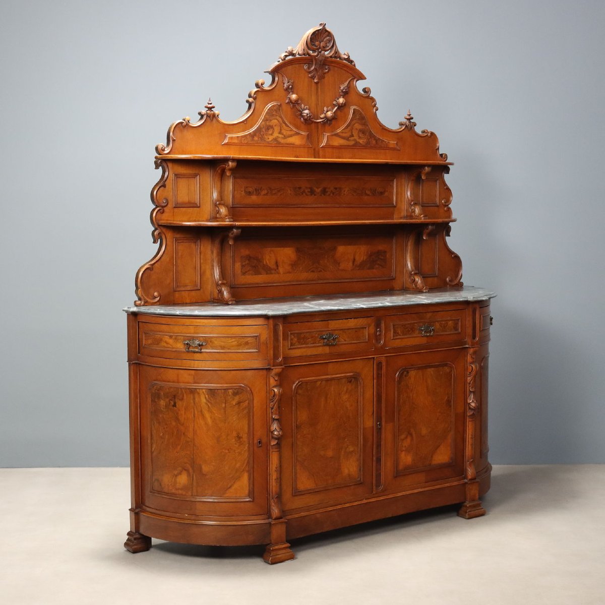 Umbertine Sideboard In Walnut And Walnut Burl, Italy, Early 20th Century