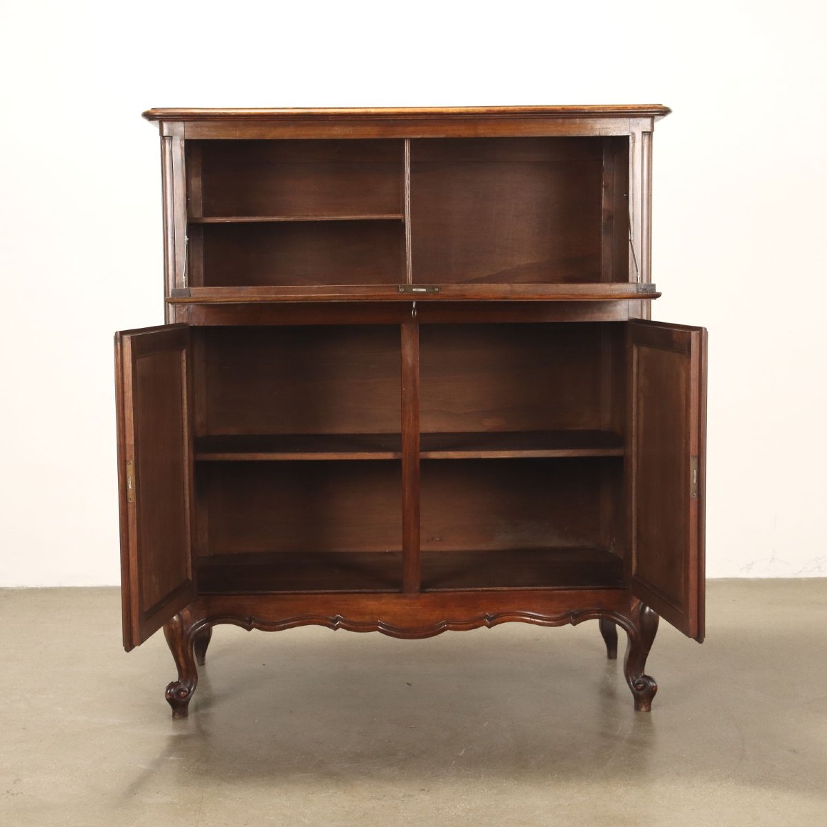 Walnut Sideboard - Piedmont, 20th Century Piedmont, 20th Century-photo-2
