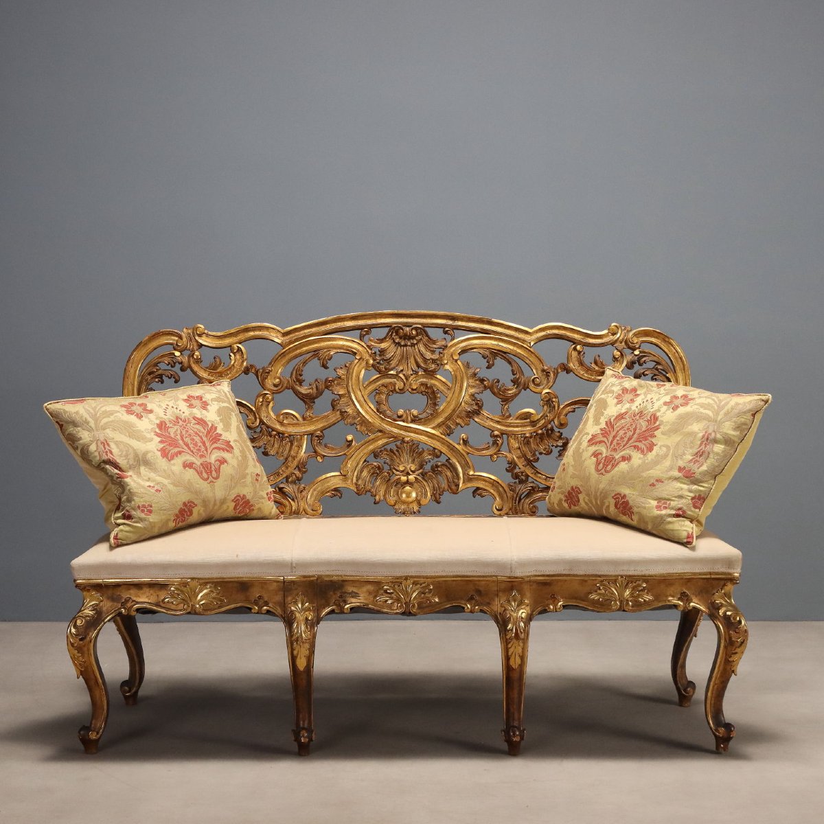 Canapé éclectique en bois sculpté et doré Italie, troisième quart du XIXe siècle-photo-3