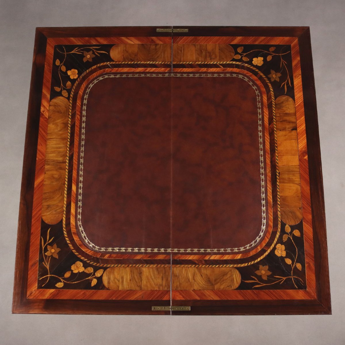 Table à Jeux Ancienne Plaquée en Differents Bois XVIIIe Siècle-photo-3