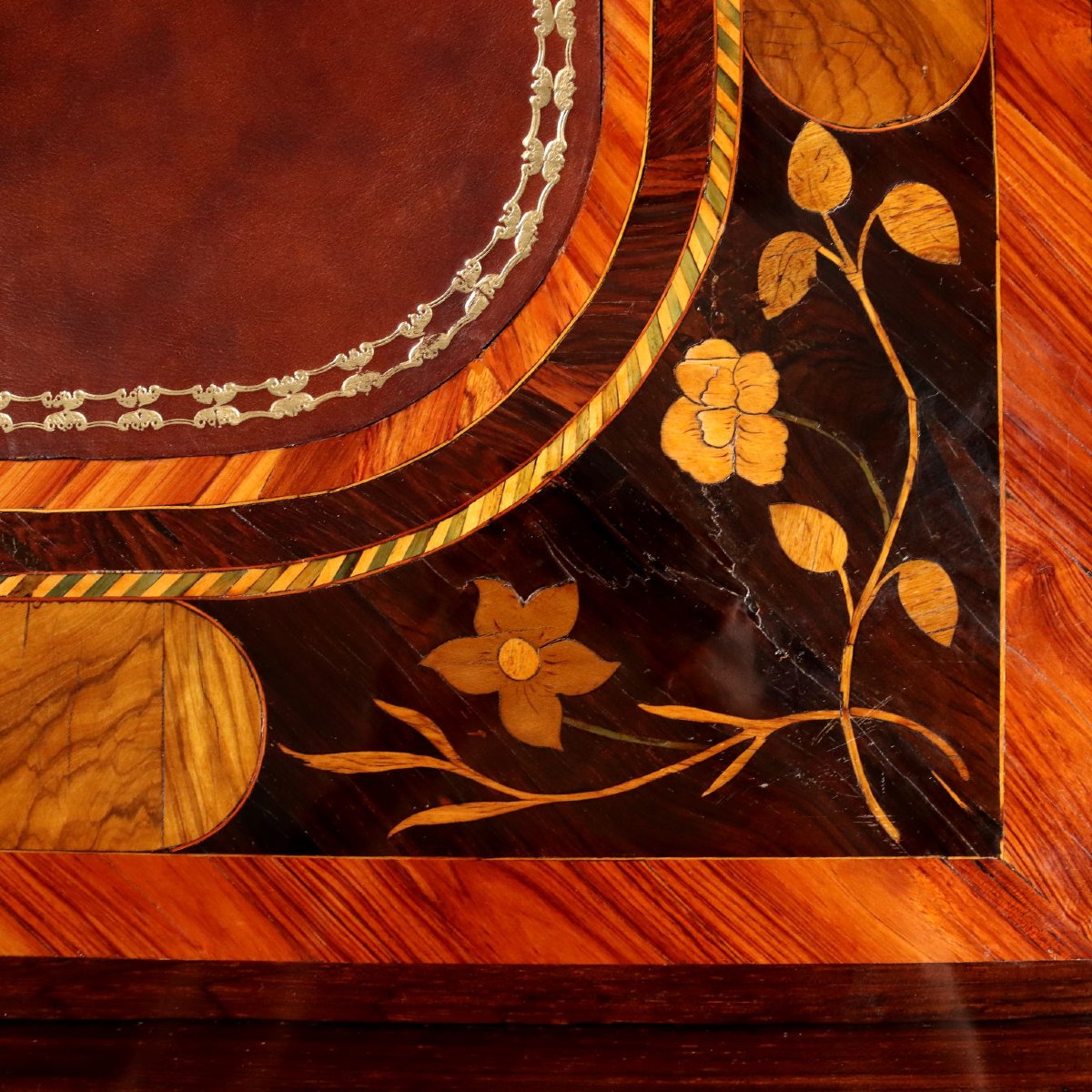 Table à Jeux Ancienne Plaquée en Differents Bois XVIIIe Siècle-photo-5