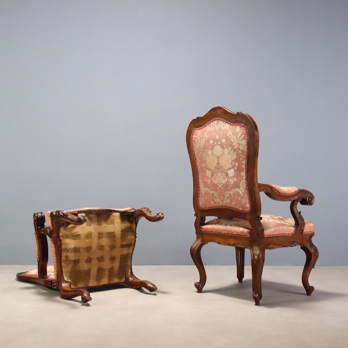Paire de Fauteuils Louis-Philippe en Noyer Italie du milieu du XIXe siècle-photo-4