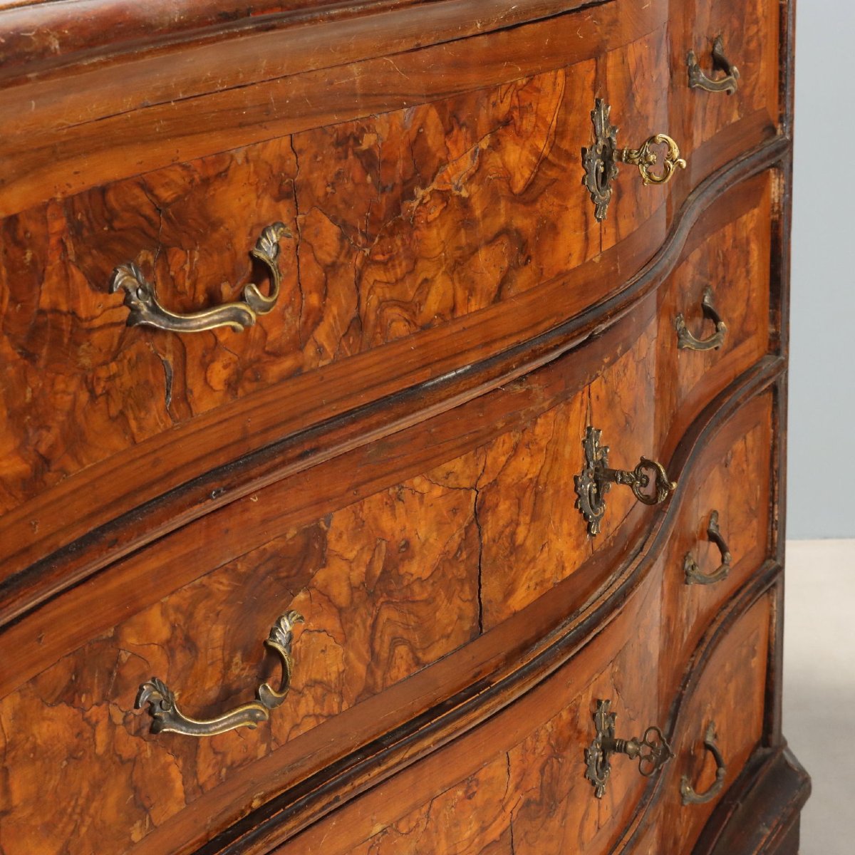 Baroque Chest Of Drawers In Walnut - Lombardy, 17th Century; Lombardy, Late 17th Century-photo-4