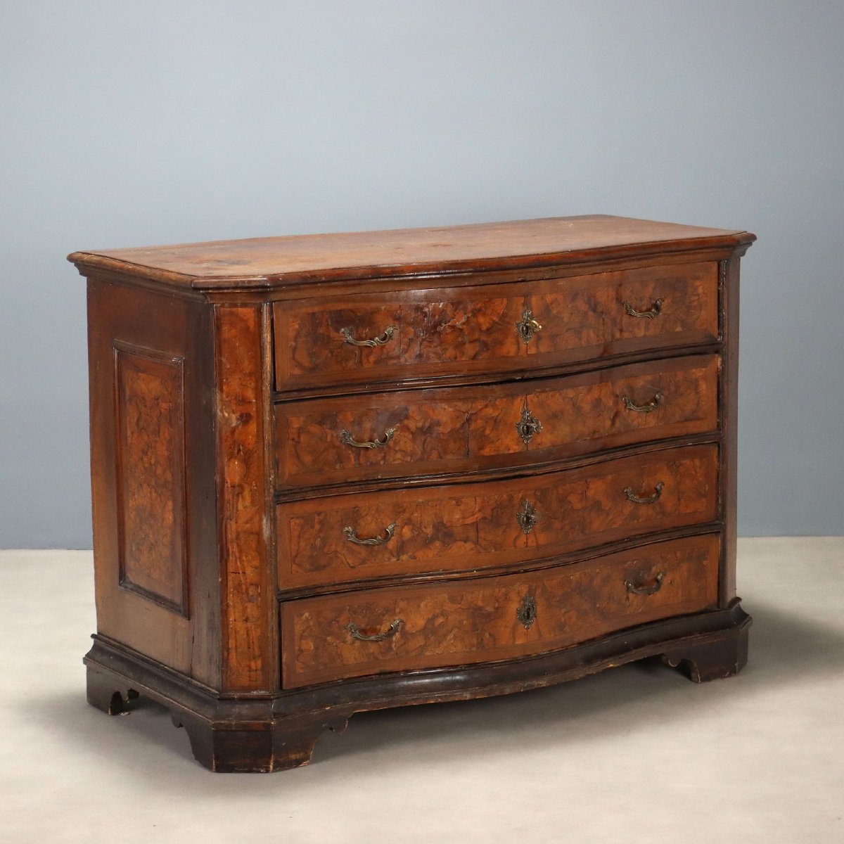 Baroque Chest Of Drawers In Walnut - Lombardy, 17th Century; Lombardy, Late 17th Century