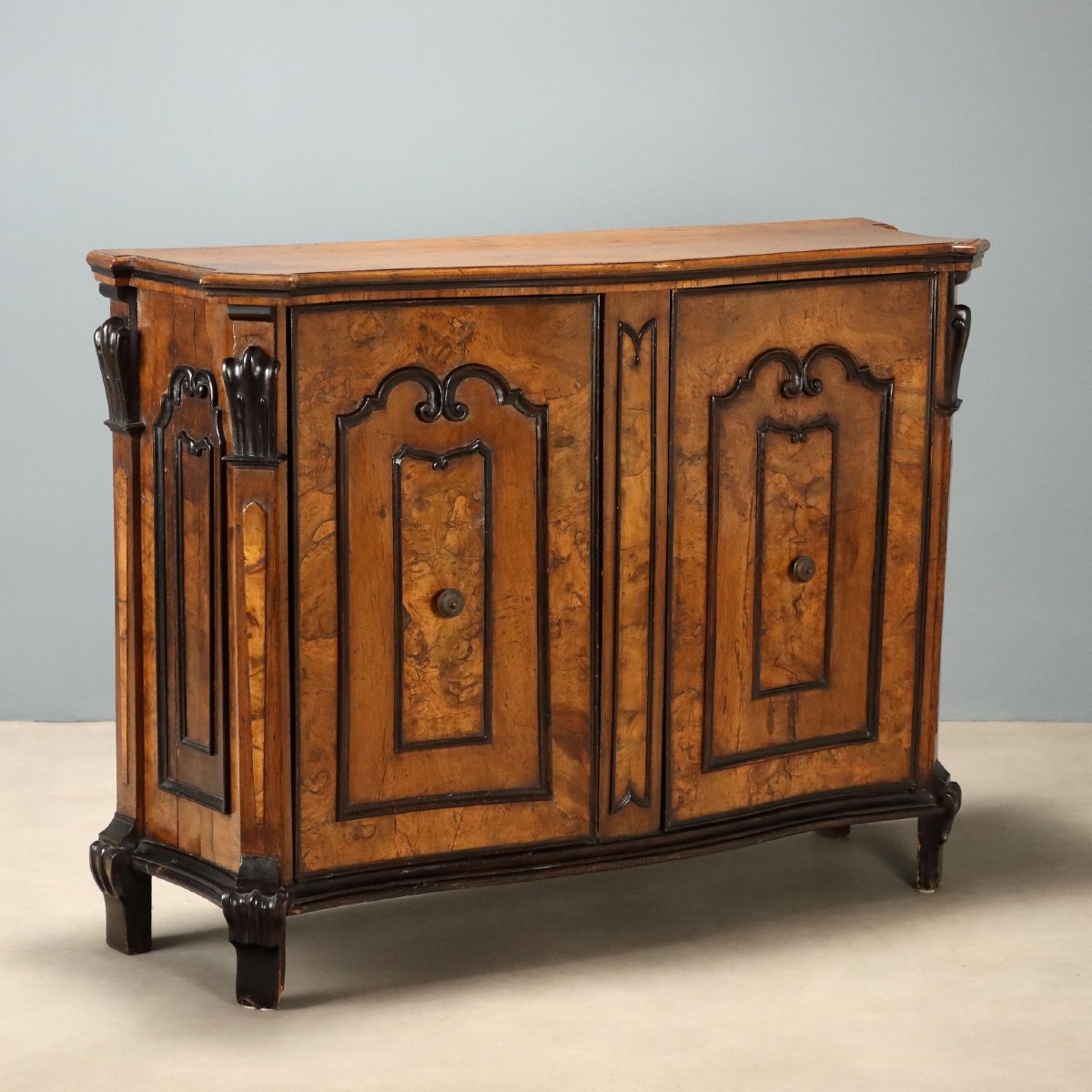 Buffet Baroque Ancien Noyer Bruyère Italie du XVIIIe Siècle