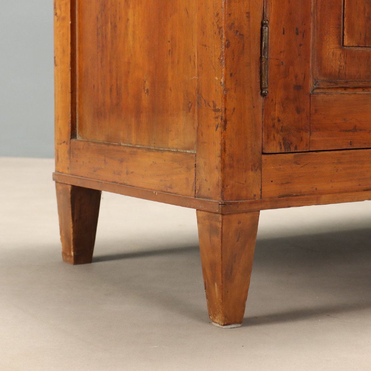 Early 19th-century Italian Directoire-style Sideboard In Walnut-stained Poplar-photo-1