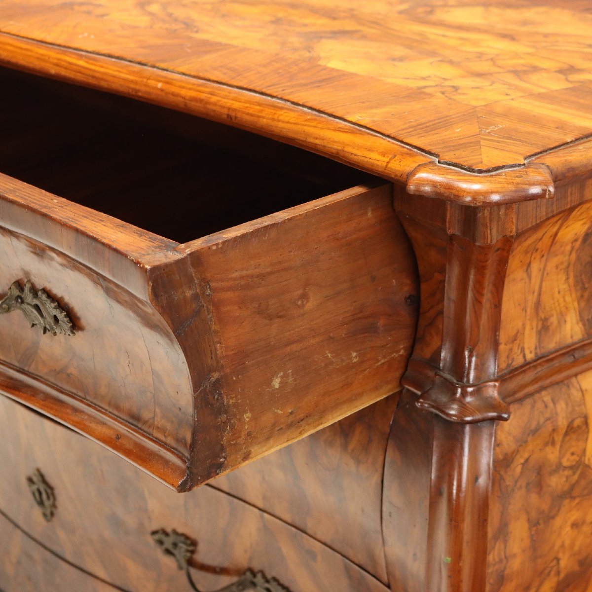 Antique Chests Of Drawers Wanut Burl Veneer Italy XVIII Century Originals-photo-1