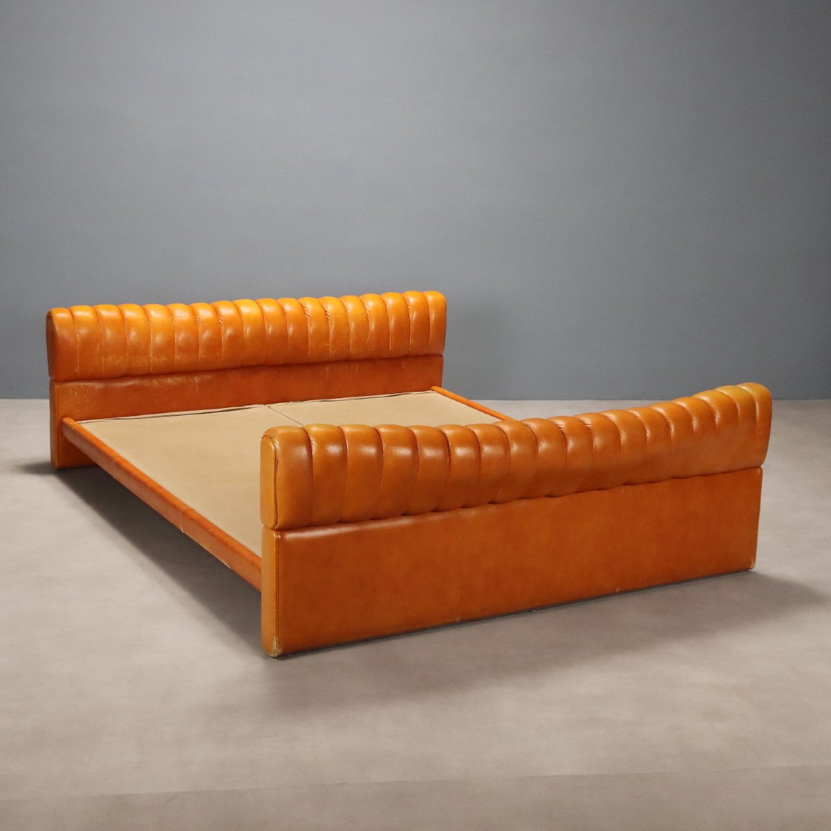 Lit Poltrona Frau Vintage Design Luigi Massoni Italie Années 70