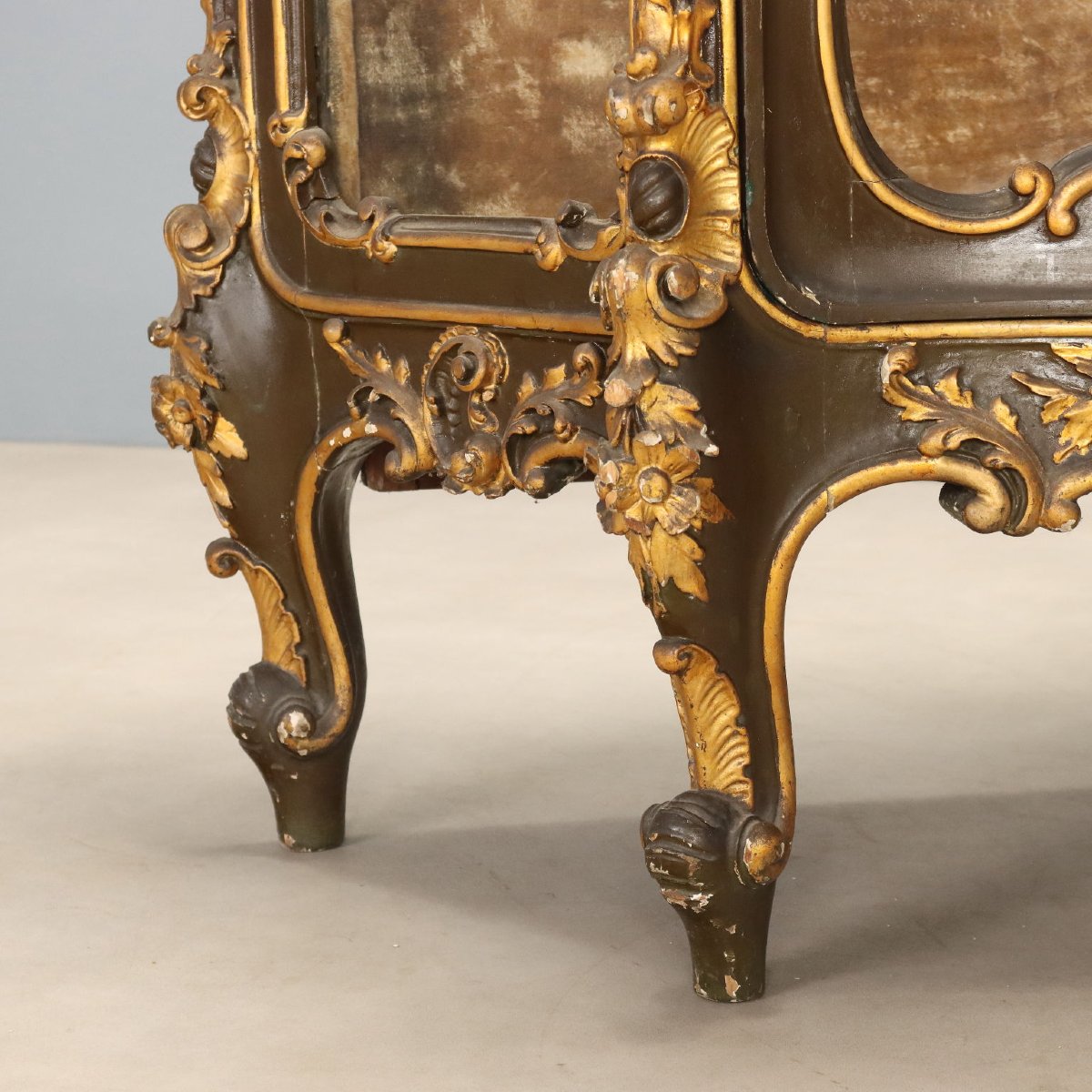 Barocchetto-style Corner Display Cabinet - Carved Wood, Italy, Late 19th Century-photo-2