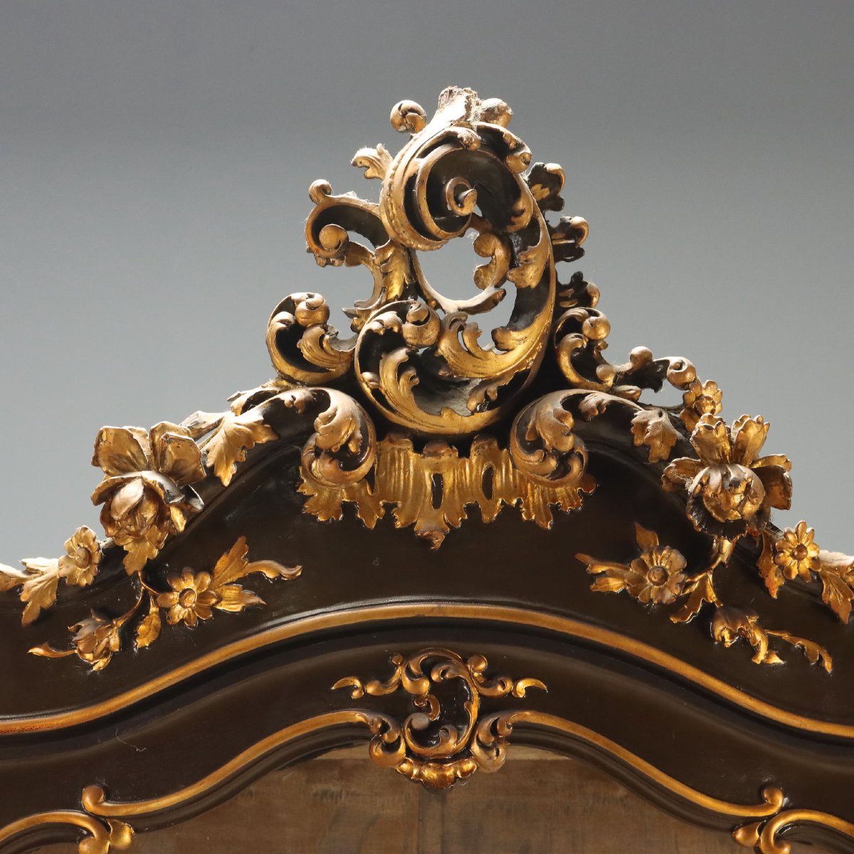 Barocchetto-style Corner Display Cabinet - Carved Wood, Italy, Late 19th Century-photo-7