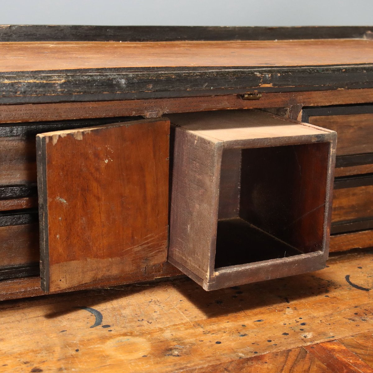 Walnut And Walnut Burl Folding Table With Ebonized Details, Lombardy, Mid-18th Century-photo-4