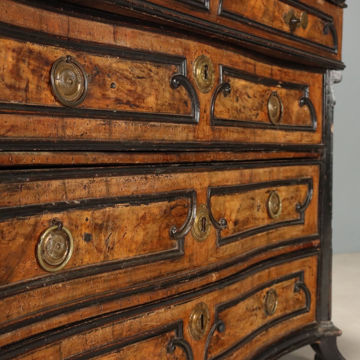 Walnut And Walnut Burl Folding Table With Ebonized Details, Lombardy, Mid-18th Century-photo-3