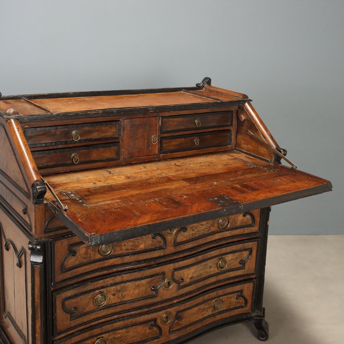 Walnut And Walnut Burl Folding Table With Ebonized Details, Lombardy, Mid-18th Century-photo-5