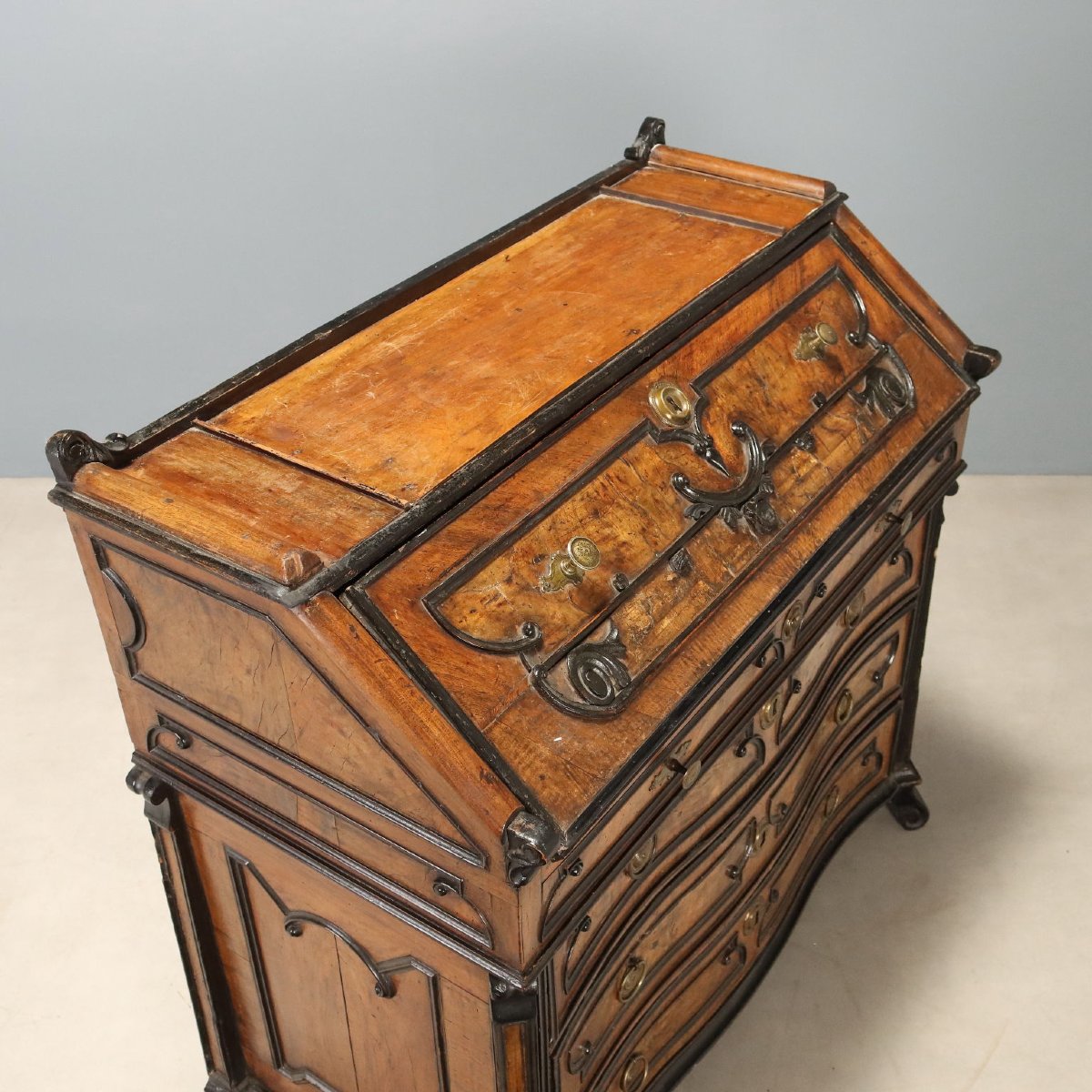 Walnut And Walnut Burl Folding Table With Ebonized Details, Lombardy, Mid-18th Century-photo-6