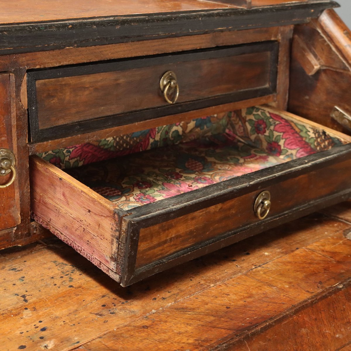 Walnut And Walnut Burl Folding Table With Ebonized Details, Lombardy, Mid-18th Century-photo-7
