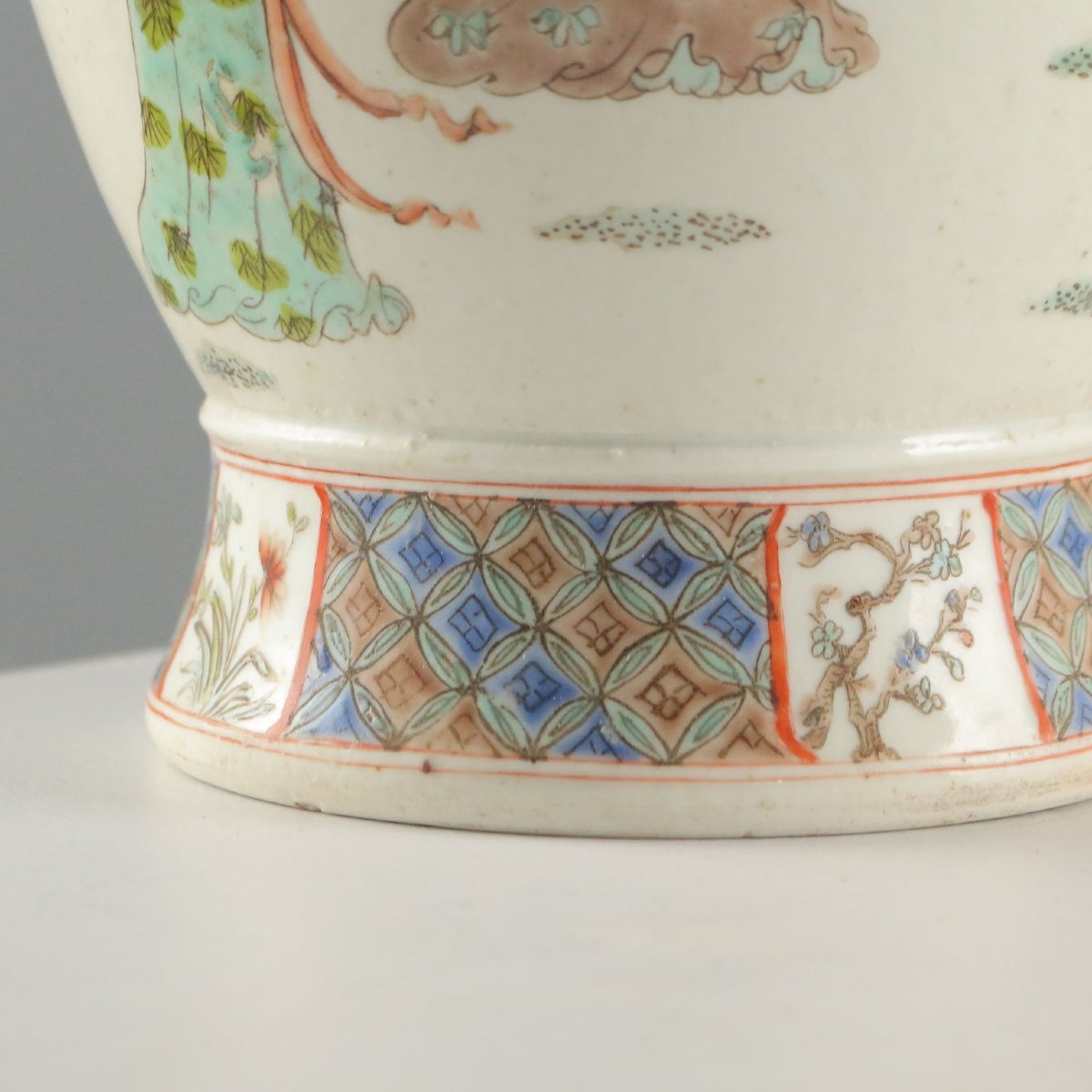 Vase balustre en porcelaine  Chine, fin de la dynastie Qing, 1868-1912-photo-3
