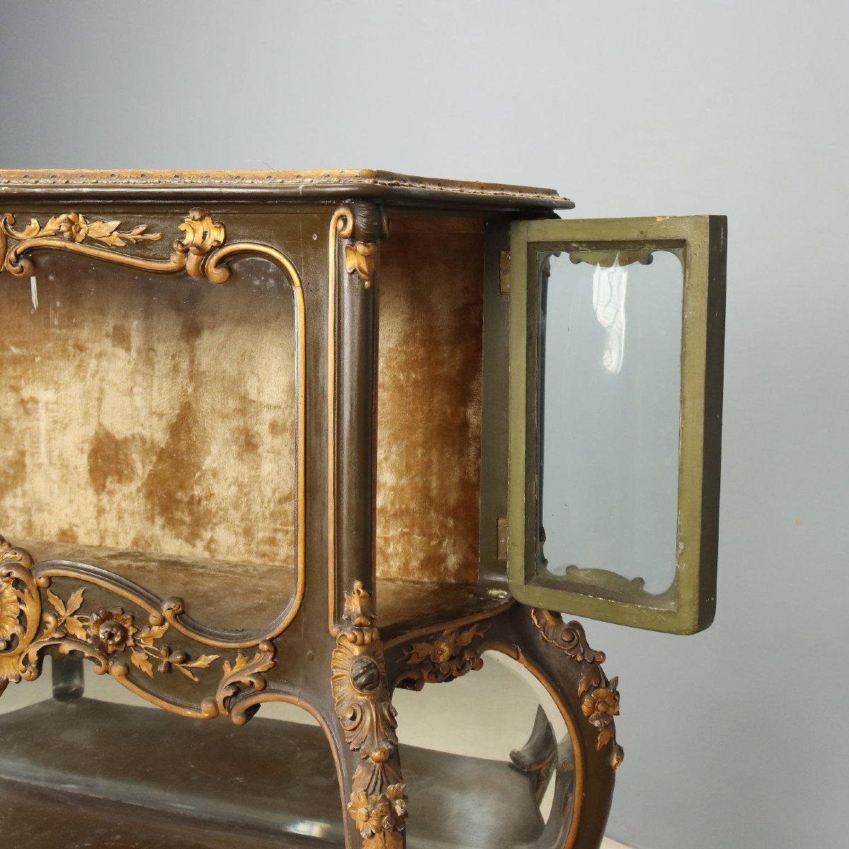 Carved And Lacquered Barocchetto-style Display Cabinet, Italy, Late 19th Century-photo-3
