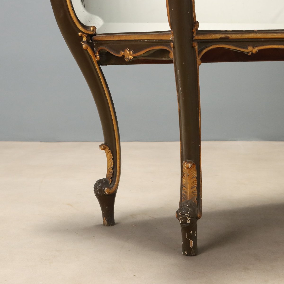 Carved And Lacquered Barocchetto-style Display Cabinet, Italy, Late 19th Century-photo-4