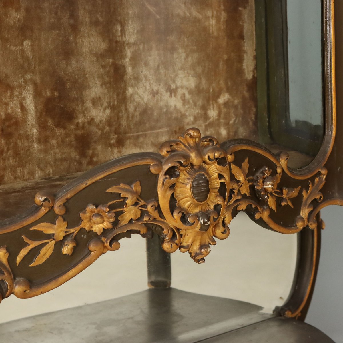 Carved And Lacquered Barocchetto-style Display Cabinet, Italy, Late 19th Century-photo-3