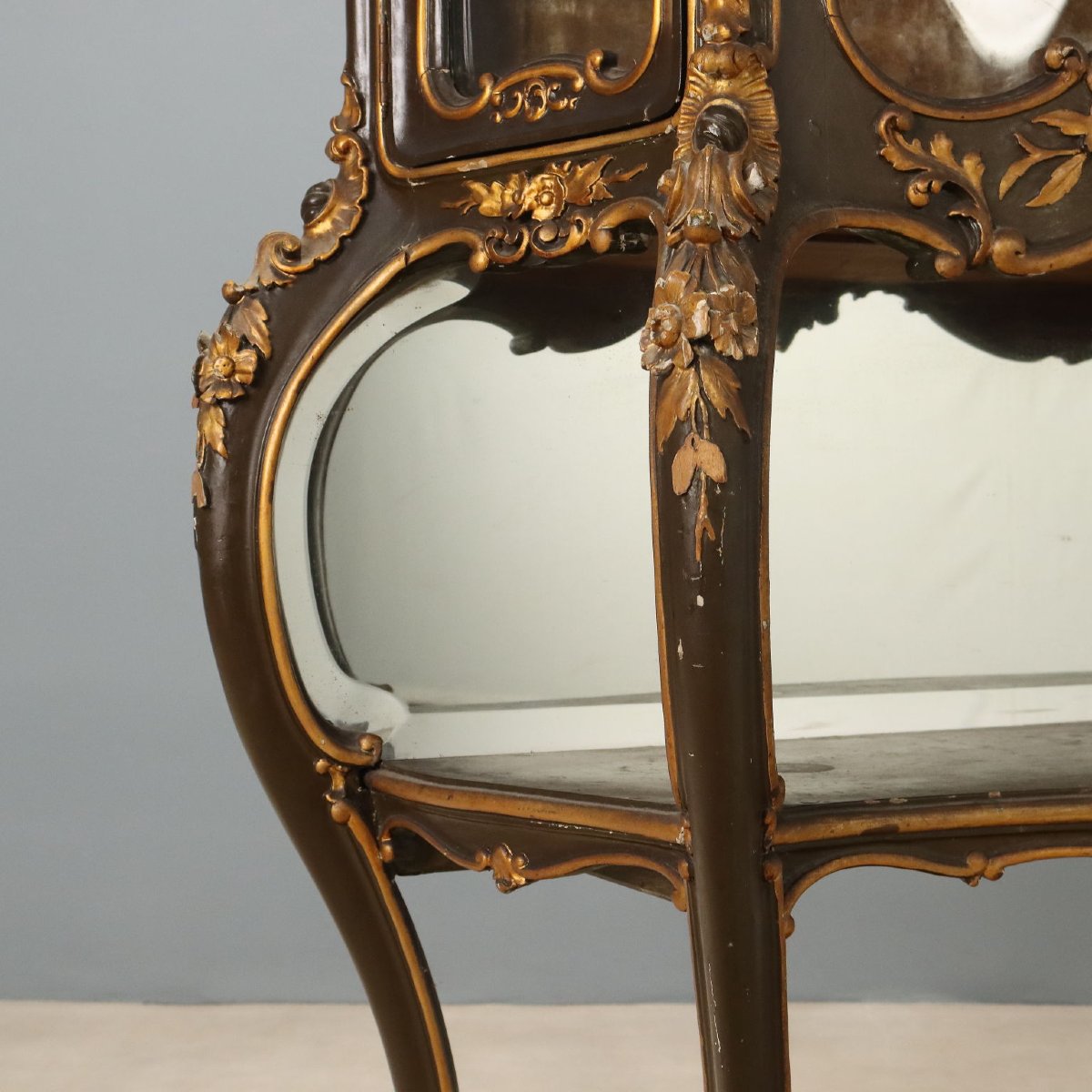 Carved And Lacquered Barocchetto-style Display Cabinet, Italy, Late 19th Century-photo-4