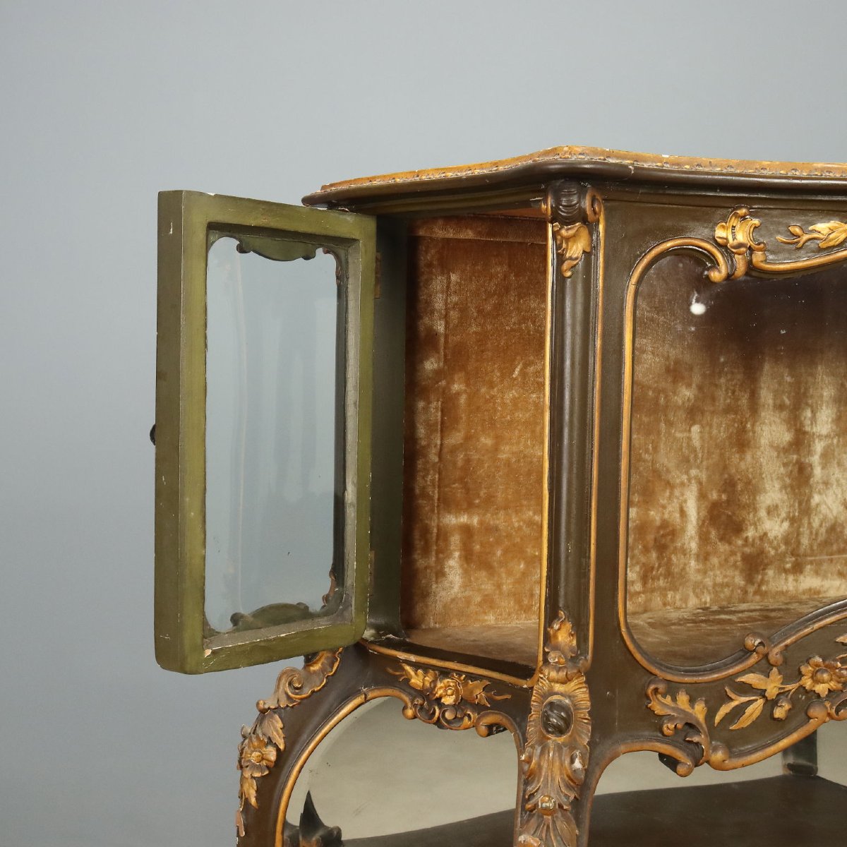 Carved And Lacquered Barocchetto-style Display Cabinet, Italy, Late 19th Century-photo-6