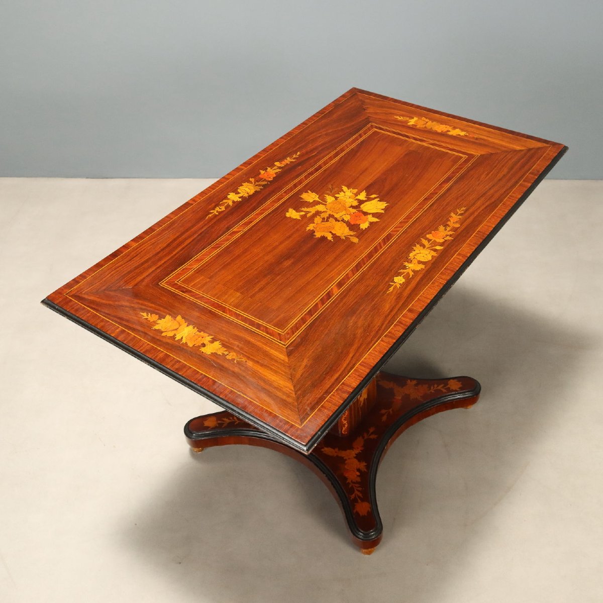 Coffee Table In Indian Rosewood And Mahogany - England, 19th Century; England, Late 19th Century-photo-3