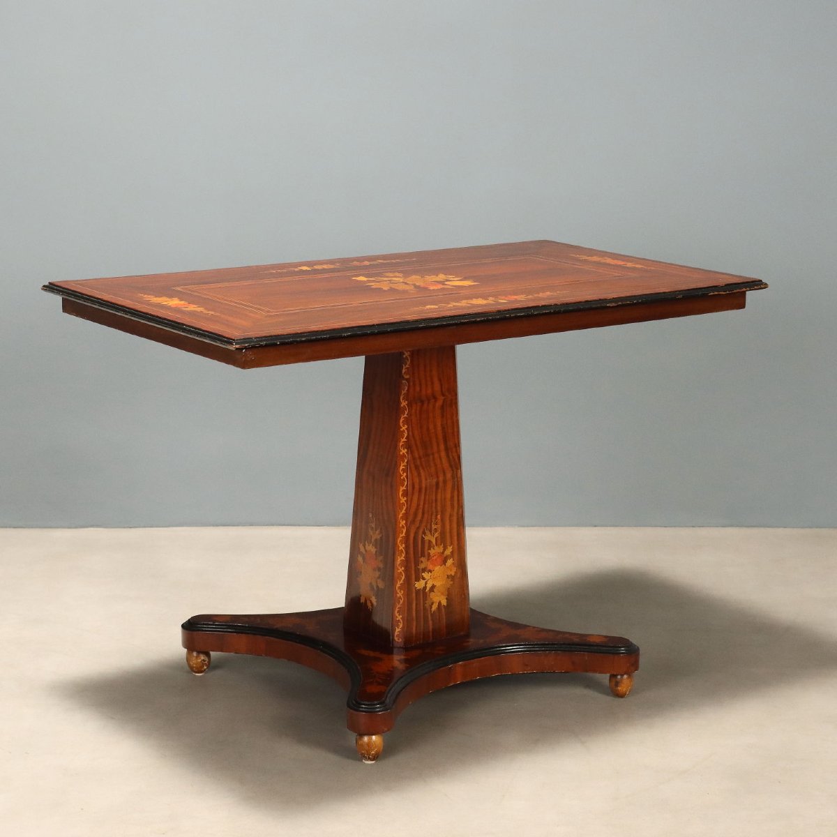 Coffee Table In Indian Rosewood And Mahogany - England, 19th Century; England, Late 19th Century