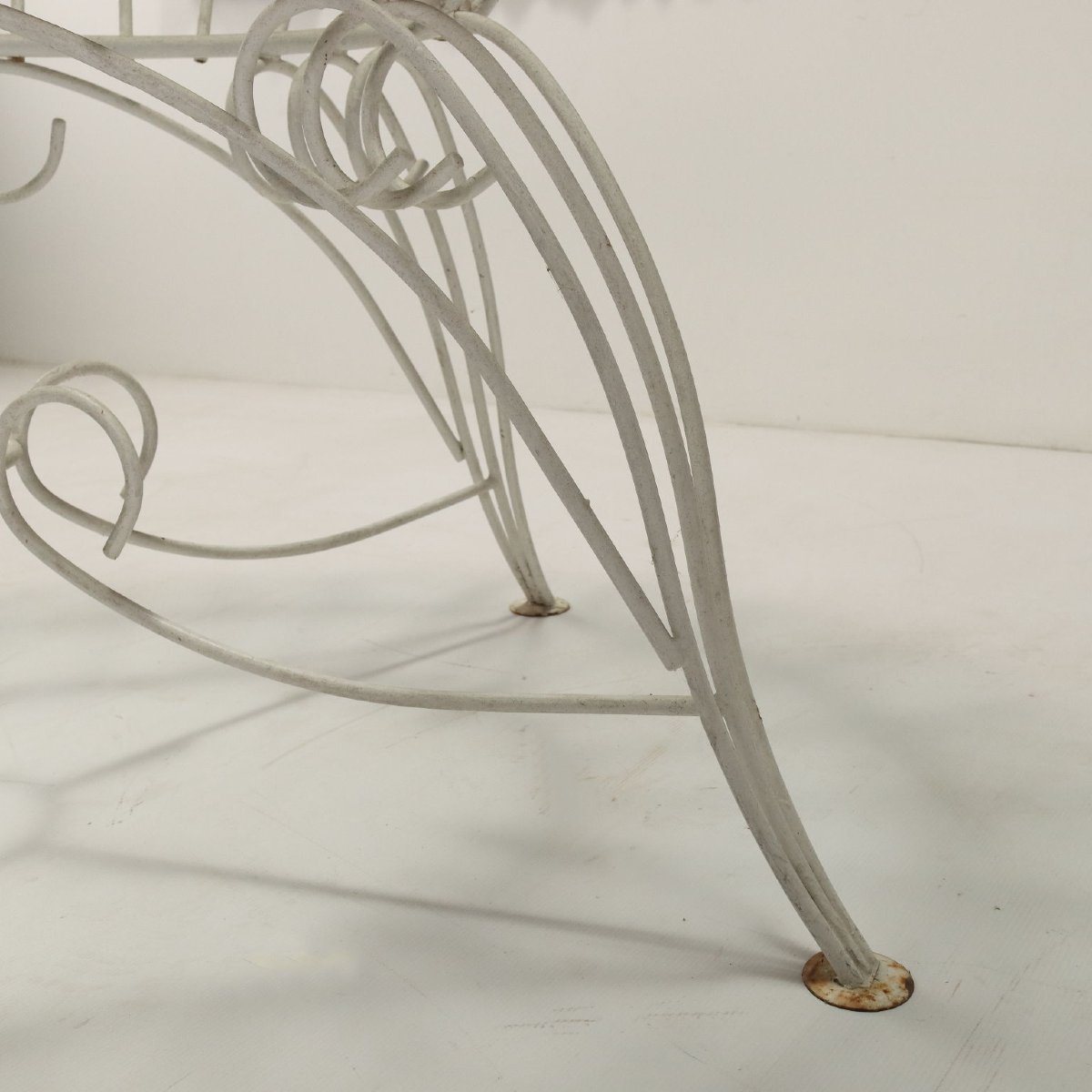 1960s Enameled Iron Garden Table From The 1960s-photo-4