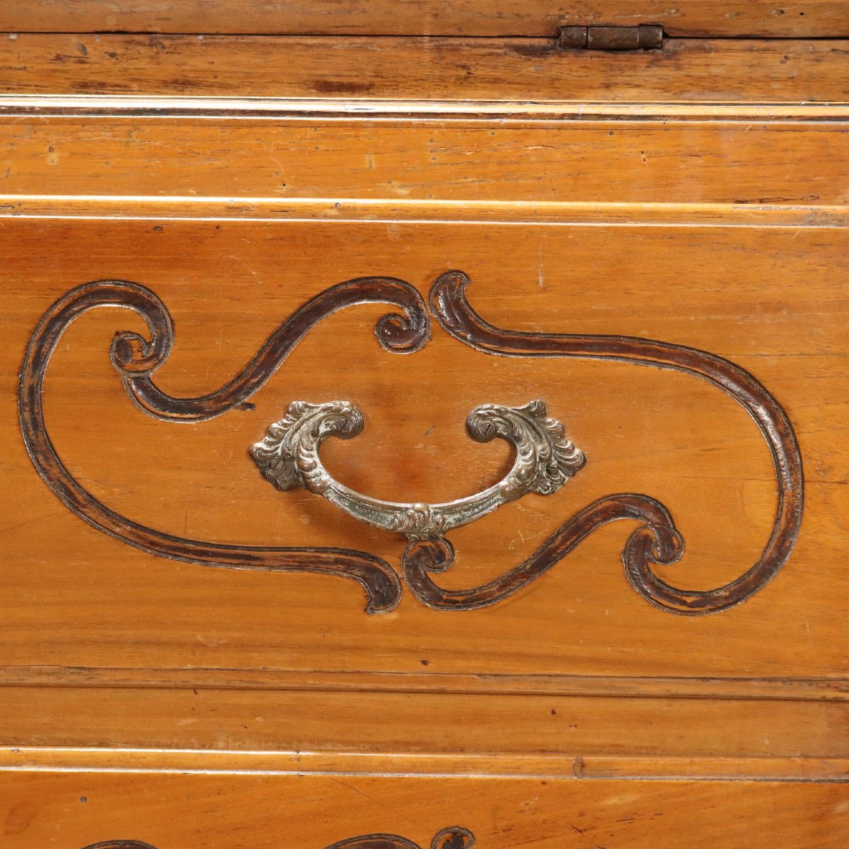 Piedmont Walnut Folding Table, 18th Century-photo-1