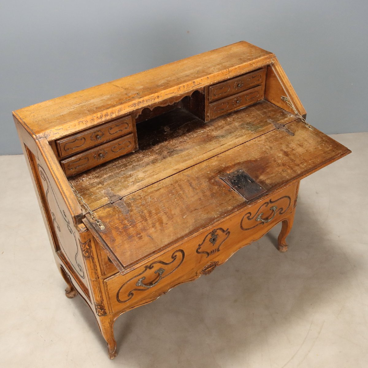 Piedmont Walnut Folding Table, 18th Century-photo-5