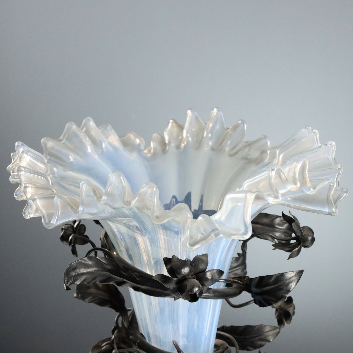 Paire de vases en fer forgé et verre, fabrication de Murano Italie, début des années 1900-photo-3