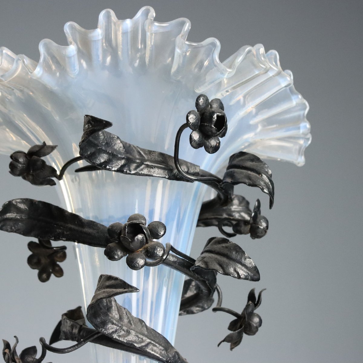 Paire de vases en fer forgé et verre, fabrication de Murano Italie, début des années 1900-photo-2