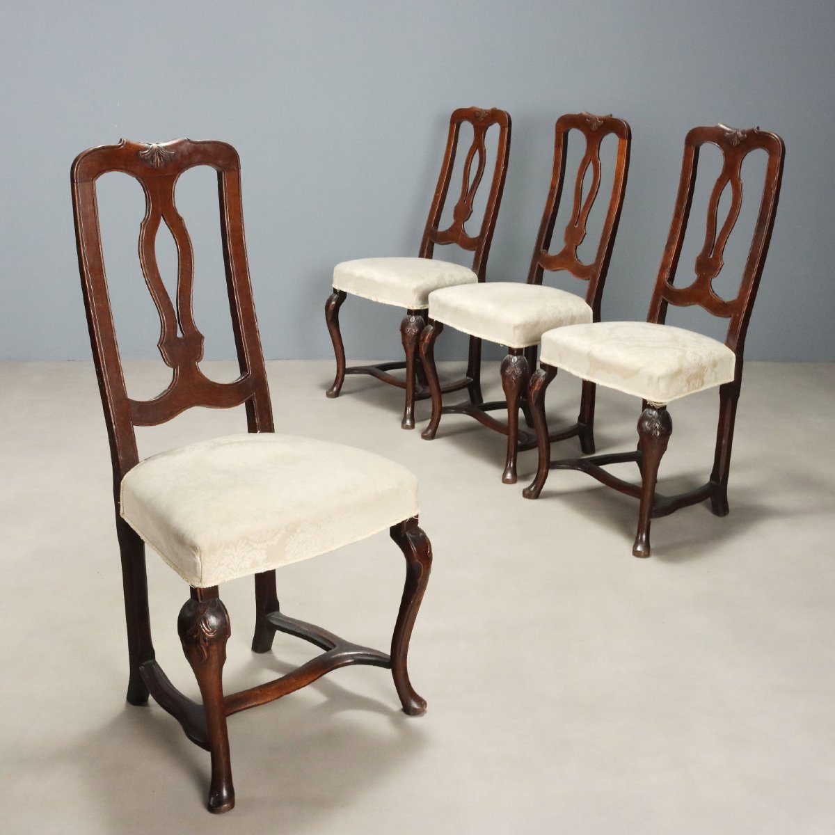 Quatre Chaises Baroques Anciennes Noyer Tissu Italie XVIIIe Siècle