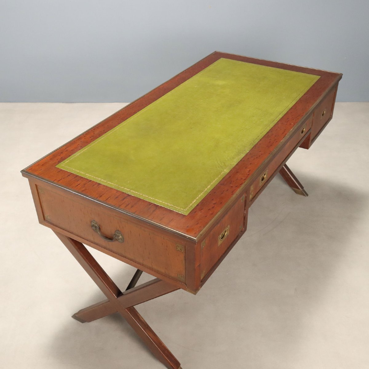 English Navy-style Mahogany Writing Desk, England, Mid-20th Century-photo-3