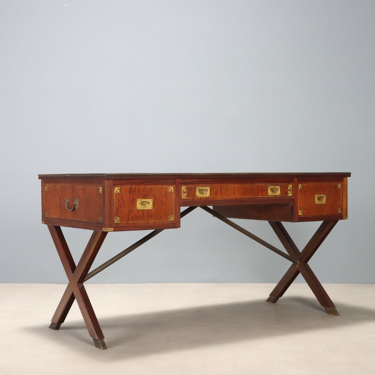 English Navy-style Mahogany Writing Desk, England, Mid-20th Century-photo-4